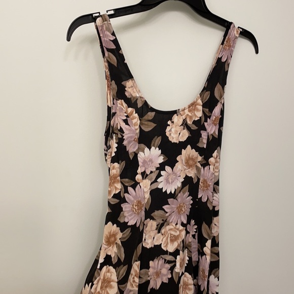 Forever 21 floral dress - Picture 2 of 7